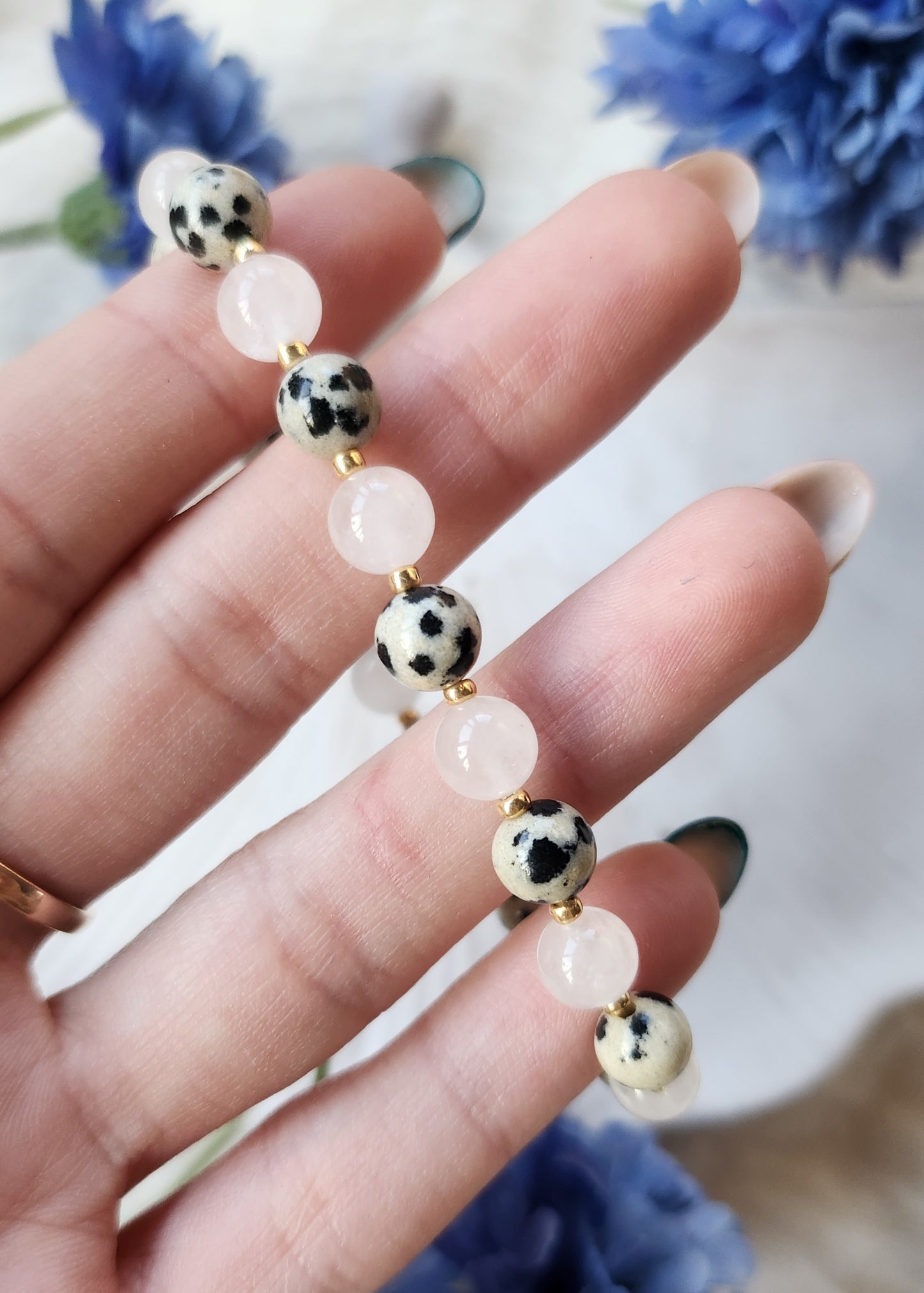 Bracciale a molla diaspro dalmata e quarzo rosa