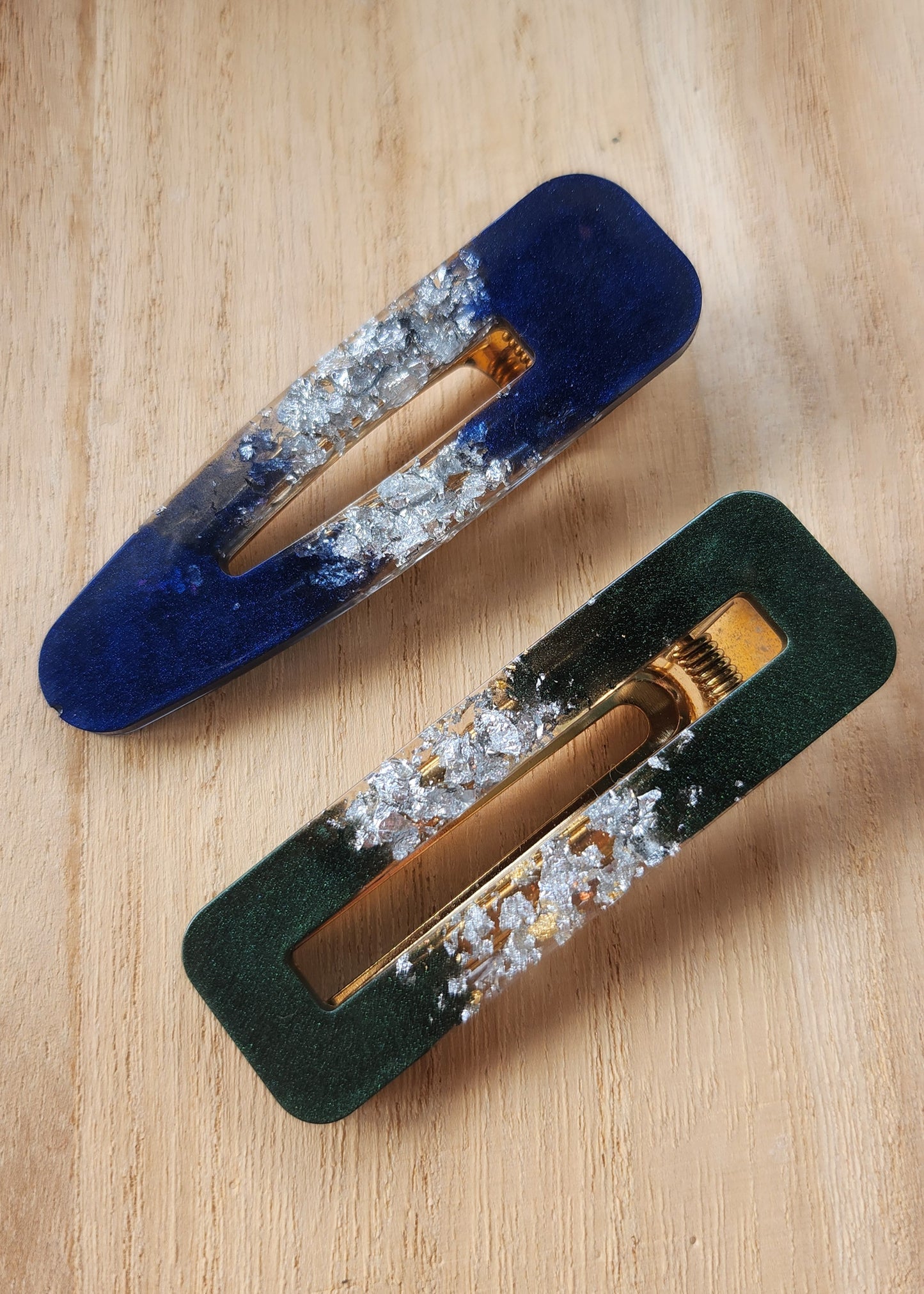 Set 2 Hair clip blu e verde con foglia argento