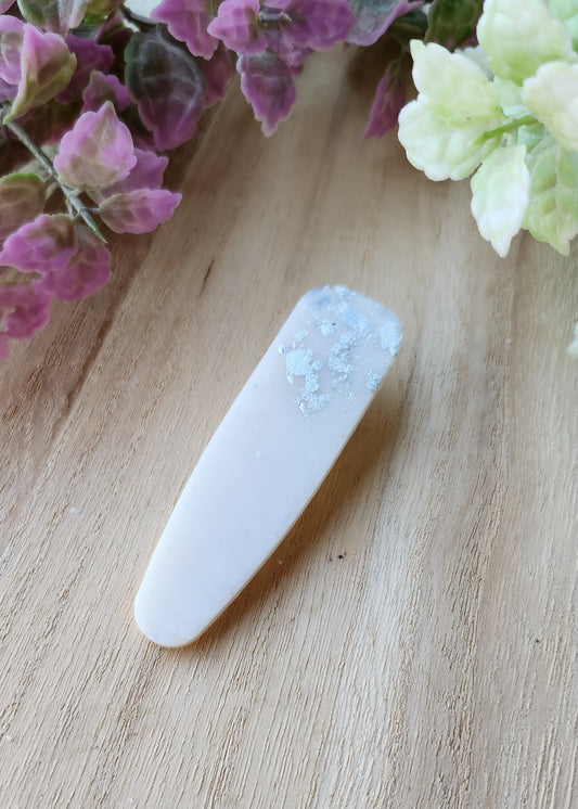 Hair clip bianca con foglia argento