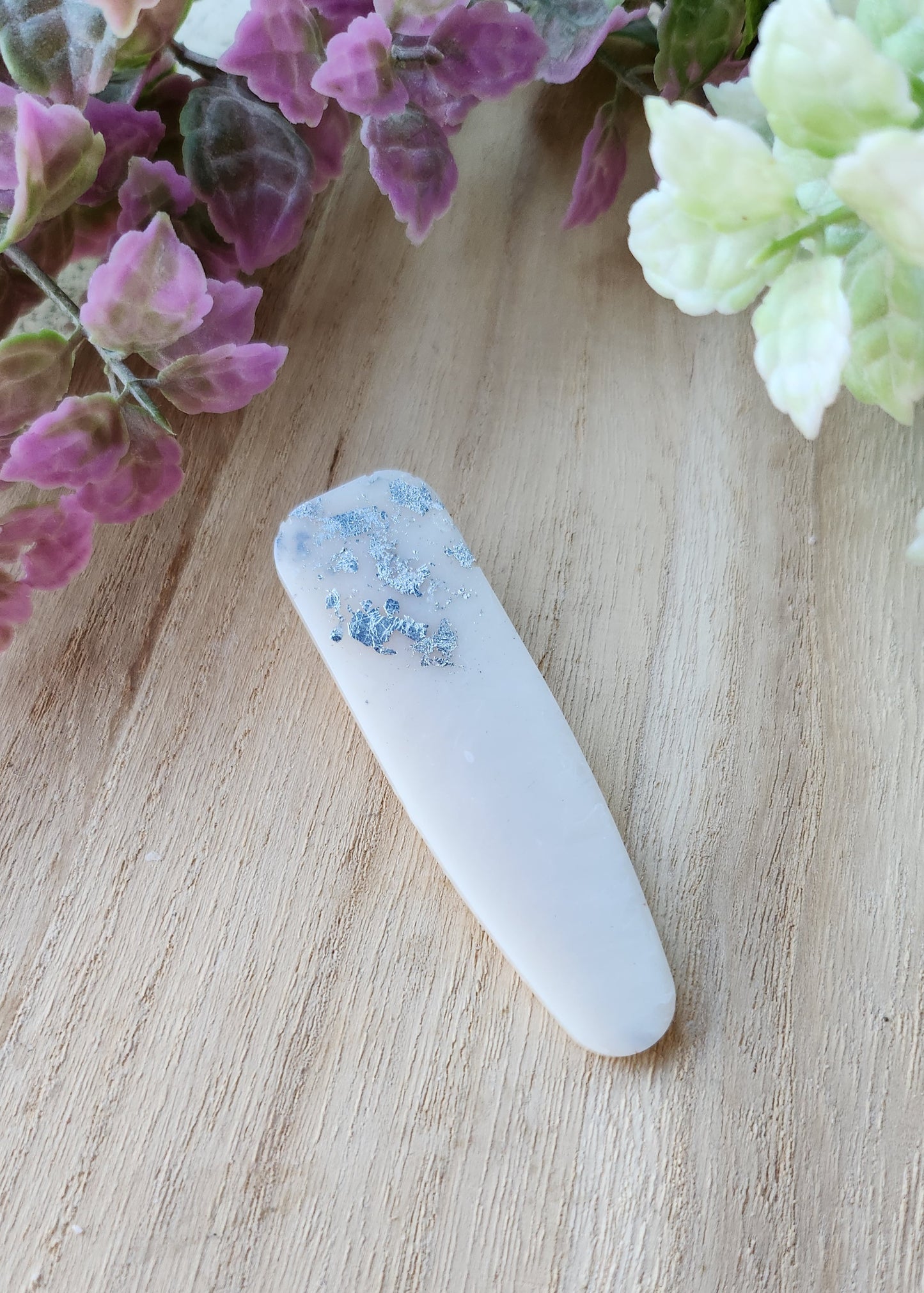 Hair clip bianca con foglia argento