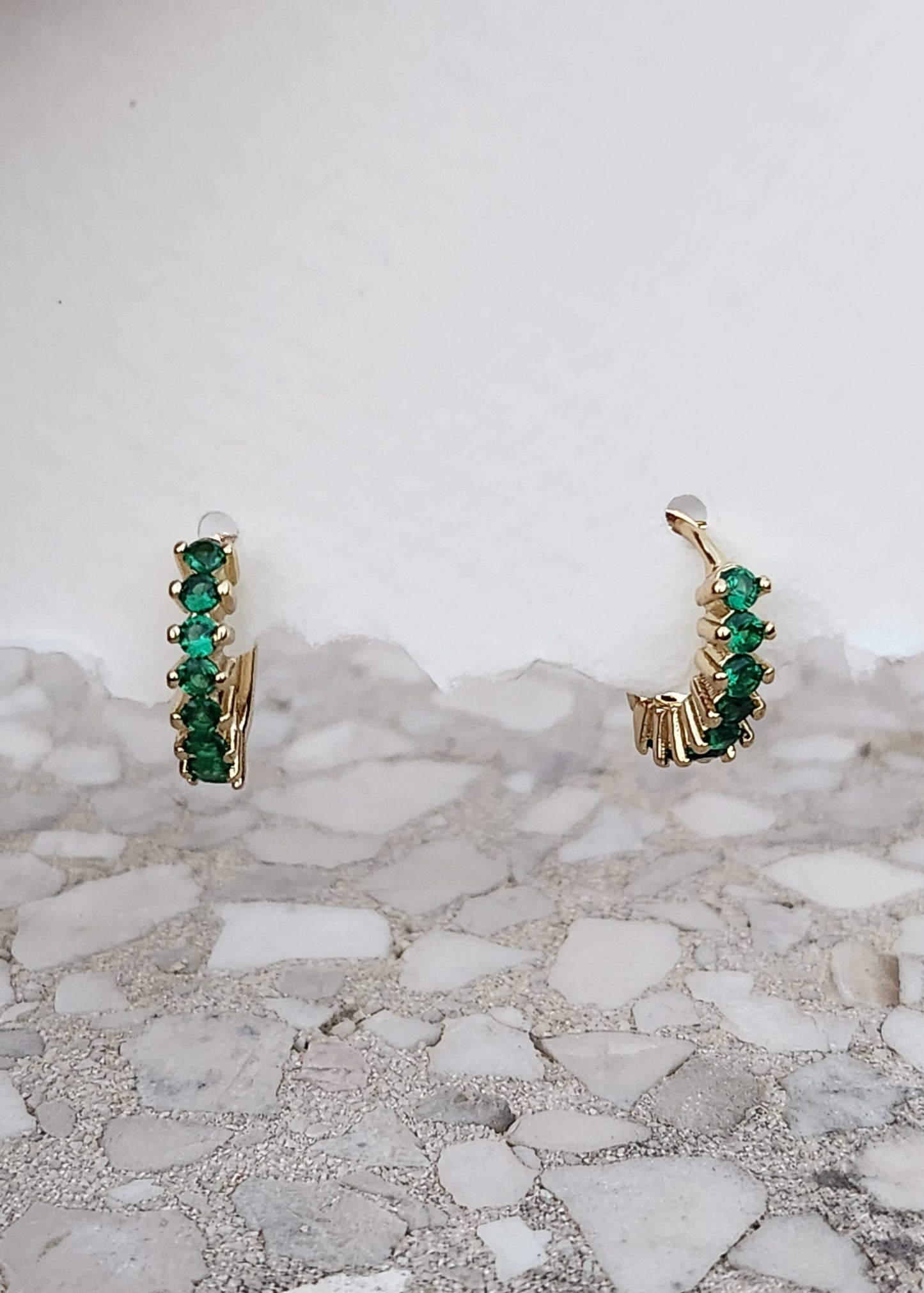 Orecchini a cerchietto con Zirconi